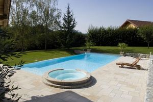 piscine à débordement 1
