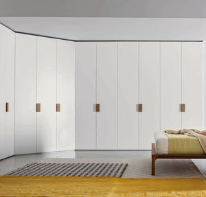 armoire d'angle / contemporaine / en bois laqué / en bois laqué brillant
