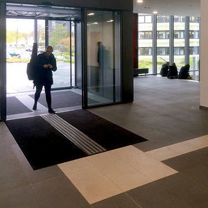 tapis d'entrée pour établissement public 1