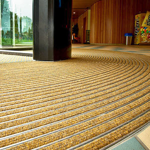 tapis d'entrée pour établissement public