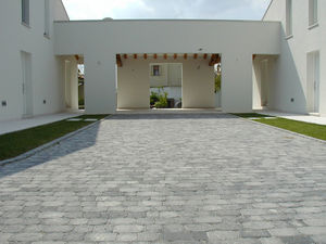 pavé en pierre naturelle 1