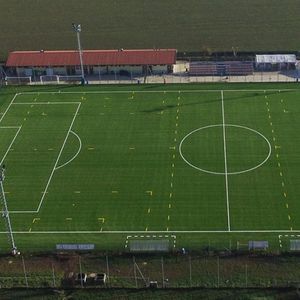 gazon synthétique / en rouleau / pour terrain de sport