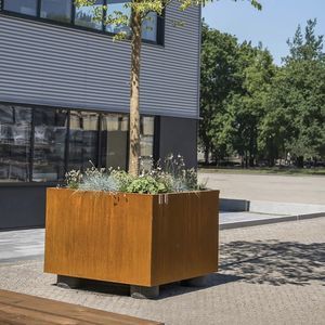 jardinière en plastique