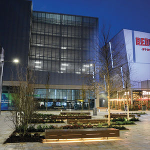 banc public contemporain