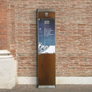 panneau d'affichage fixe