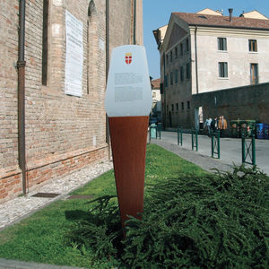 panneau d'information pour espace public