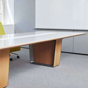 table de conférence contemporaine