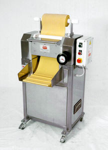 machine à pâtes professionnelle