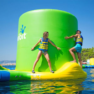 jeu gonflable pour piscine publique