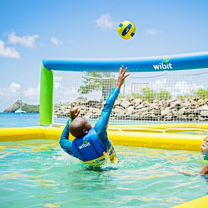 jeu gonflable pour piscine publique