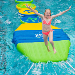 jeu gonflable pour piscine publique