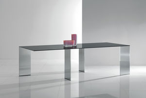 table contemporaine / en verre / en acier inoxydable / avec piètement en acier inoxydable