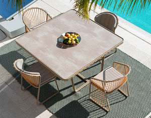 table contemporaine