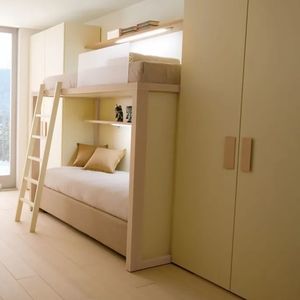 chambre d'enfant marron 1