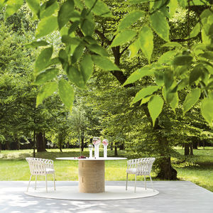 table contemporaine