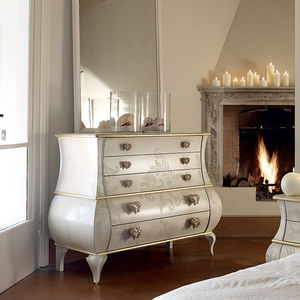 commode de style / en bois laqué / blanche