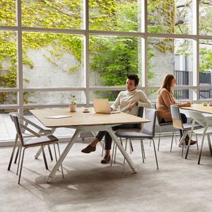 table contemporaine
