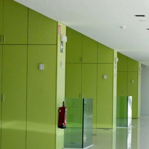 casier vestiaire en bois / pour établissement public / pour installation sportive