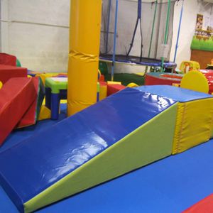 module en mousse pour parcours de jeux 1