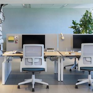 panneau acoustique sur bureau