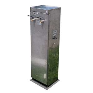 borne de distribution d'eau / en inox