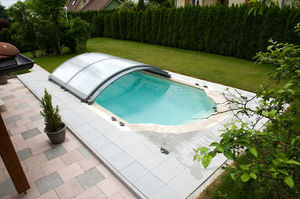 abri de piscine bas