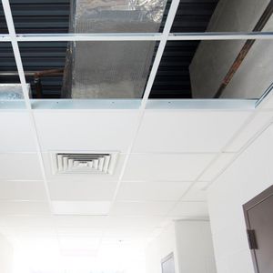 faux-plafond en fibre minérale