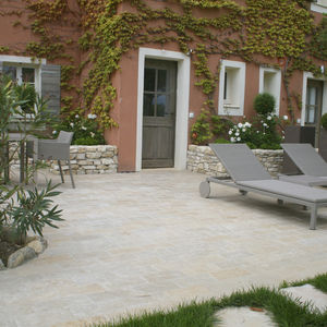 pavé en pierre naturelle