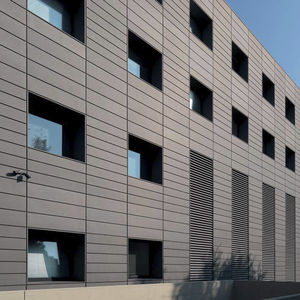 façade ventilée en zinc-titane / colorée / lisse