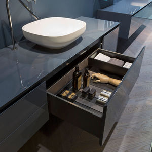tiroir de salle de bain