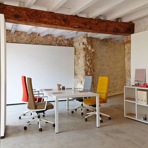 table de réunion contemporaine
