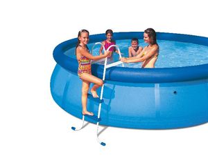 échelle de piscine