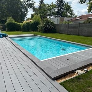 margelle de piscine en béton