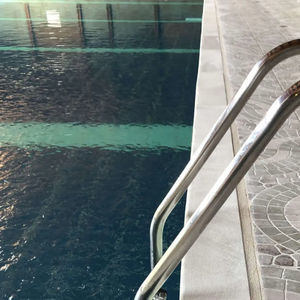 margelle de piscine en béton