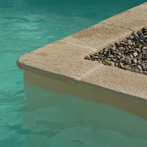 margelle de piscine en pierre