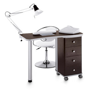 table de manucure avec aspirateur