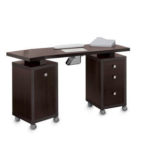 table de manucure avec aspirateur