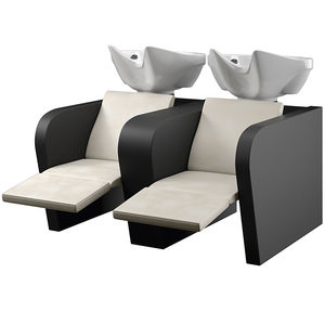 bac à shampoing avec repose-pieds