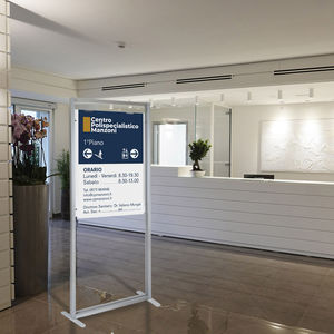 présentoir autoportant