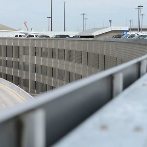 brise-soleil en maille métallique