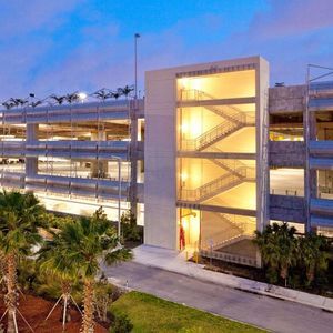 brise-soleil en maille métallique