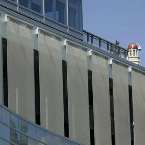 brise-soleil en maille métallique