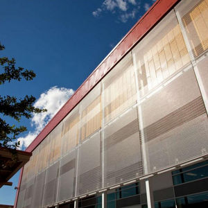 brise-soleil en maille métallique