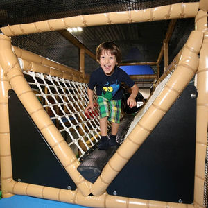 pont pour aire de jeux en bois