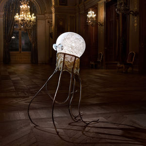 sculpture en laiton / en tissu / en verre soufflé / professionnelle