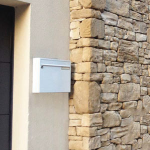 boîte aux lettres murale