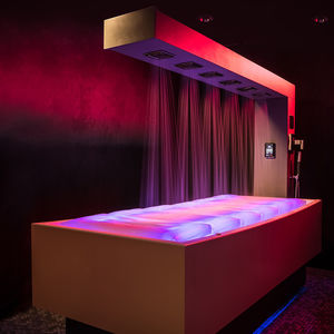 table d'eau de massage avec chromothérapie
