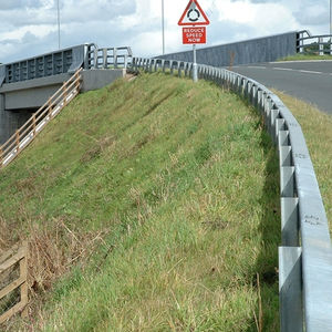 mur de soutènement en béton / en sol renforcé / routier
