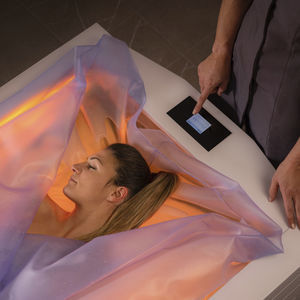 lit d'eau de massage avec chromothérapie