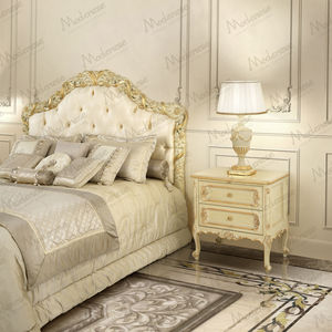 table de chevet classique